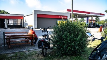 Radtouren-Treffpunkt an der Tankstelle in Treskow